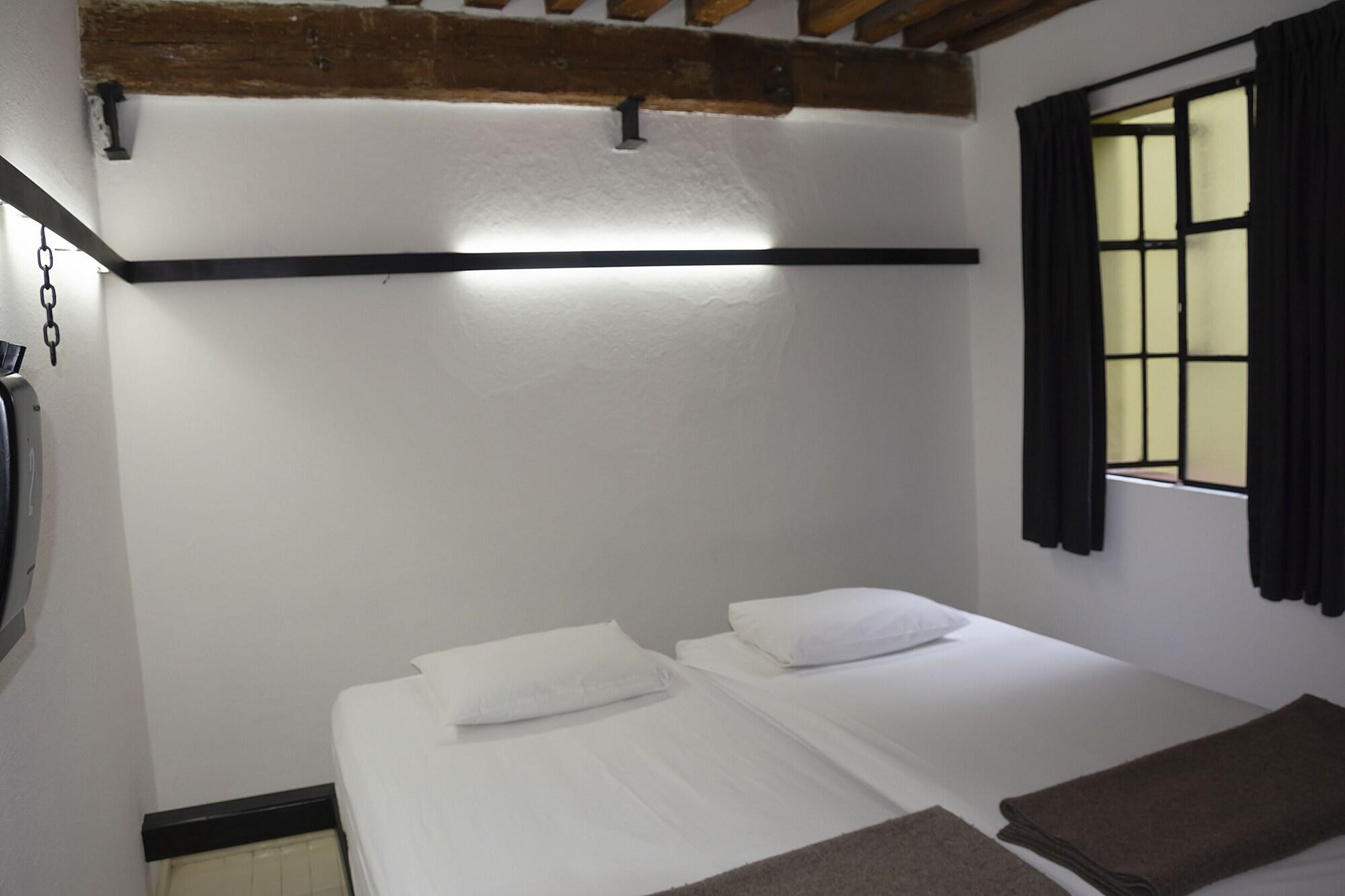 Albergue Downtown Beds *